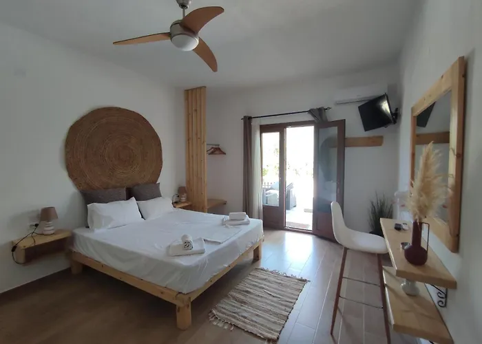 Giasemi Guest house 3*