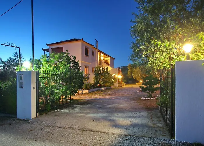 Giasemi Skopelos Town